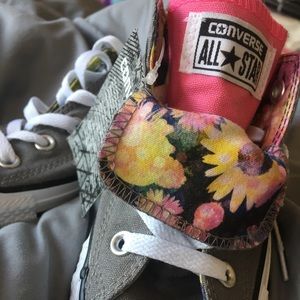 Grey low top converse
